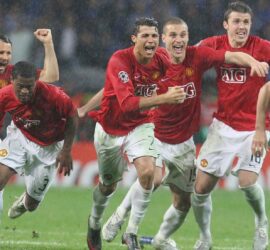 MOSCOW, RUSSIA - MAY 21: Ryan Giggs, Cristiano Ronaldo, Michael Carrick and Owen Hargreaves of Manchester United celebrate after the penalty shoot-out, winning the UEFA Champions League Final match between Manchester United and Chelsea at Luzhniki Stadium on May 21 2008 in Moscow, Russia. (Photo by Matthew Peters/Manchester United via Getty Images)